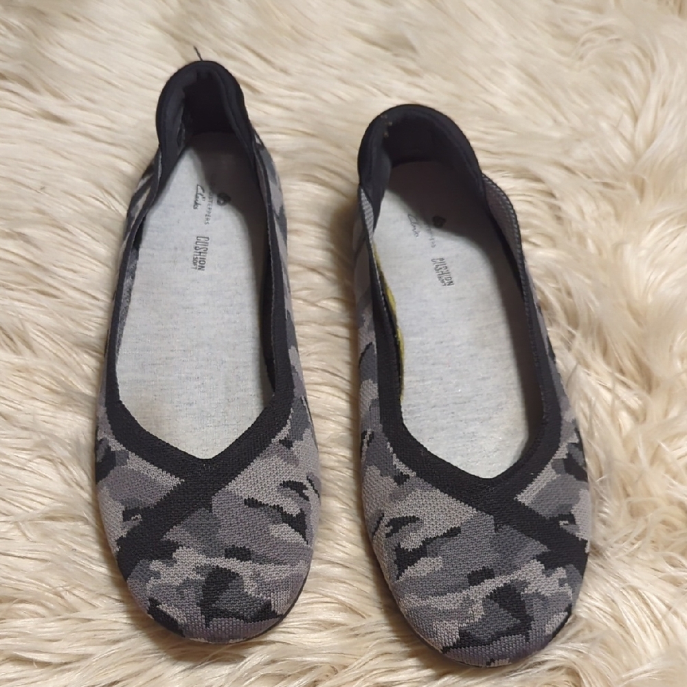 Clarks Black and Gray Camouflage Flats Sz 9
